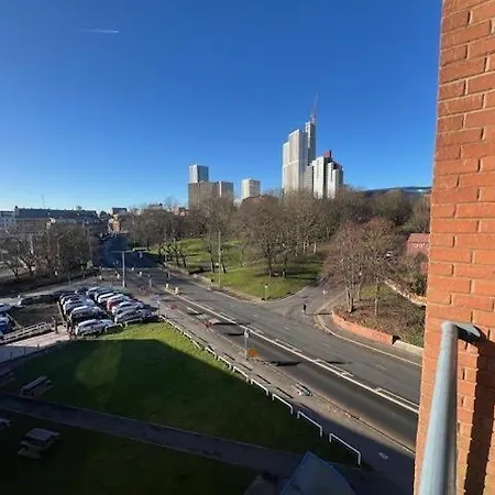 North Point * Leeds (West Yorkshire)